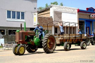 Monticello's "taxi" ferried people from the parking lot to town.